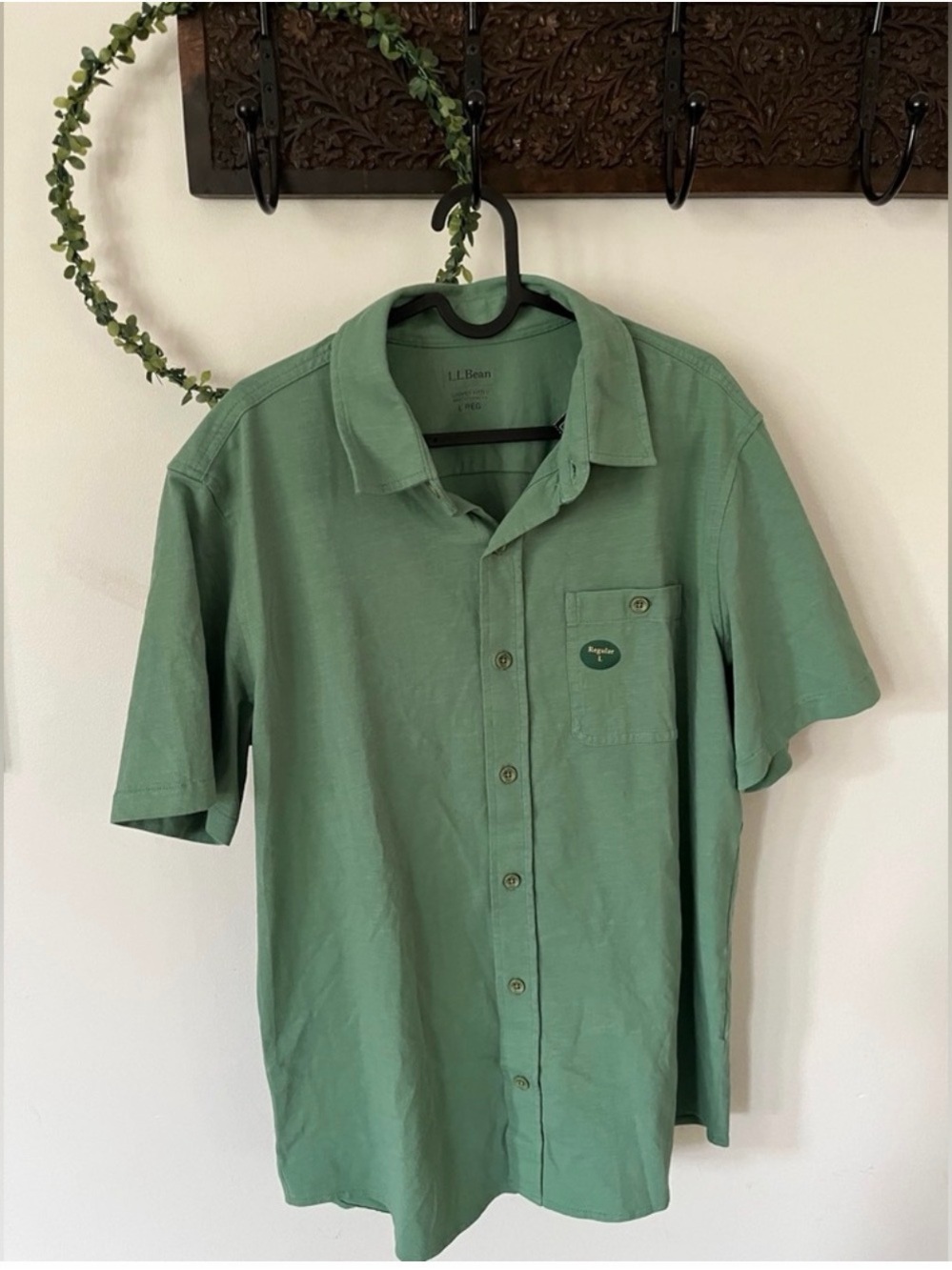 L.L. Bean Men’s Short-Sleeve Button-Down Shirt — lakewashed clover Green - Picture 2 of 4
